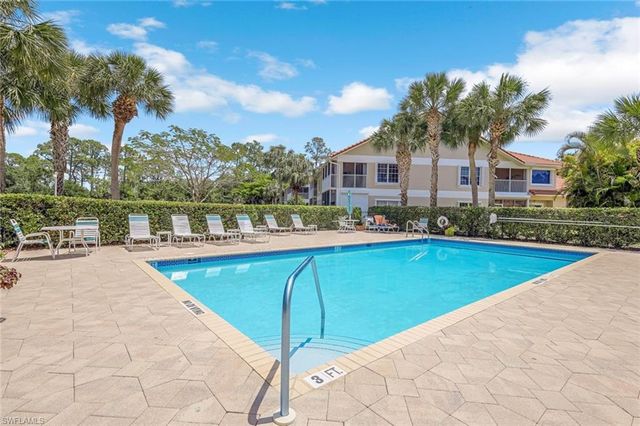 5360 Andover DR # 202, Naples, FL 34110