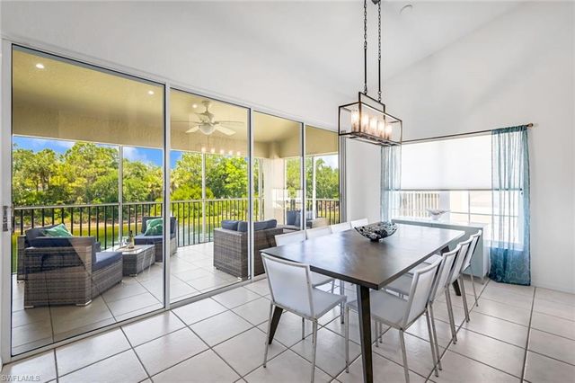 5360 Andover DR # 202, Naples, FL 34110