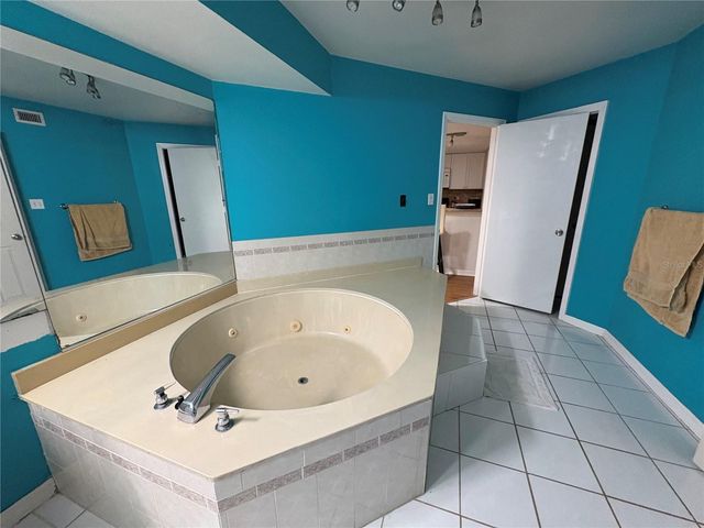 2511 2511 DOLLY BAY DRIVE 102, Palm Harbor, FL 34684