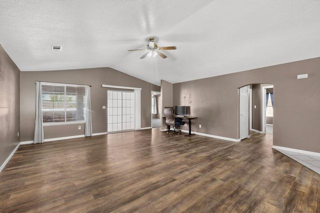 1341 Vista Centro Drive SW, Los Lunas, NM 87031