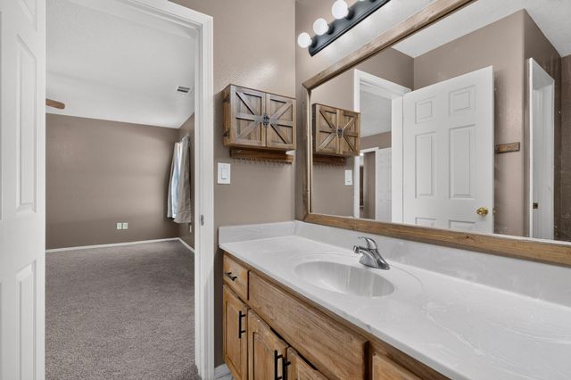 1341 Vista Centro Drive SW, Los Lunas, NM 87031