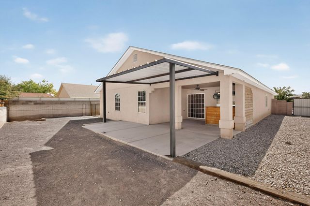 1341 Vista Centro Drive SW, Los Lunas, NM 87031