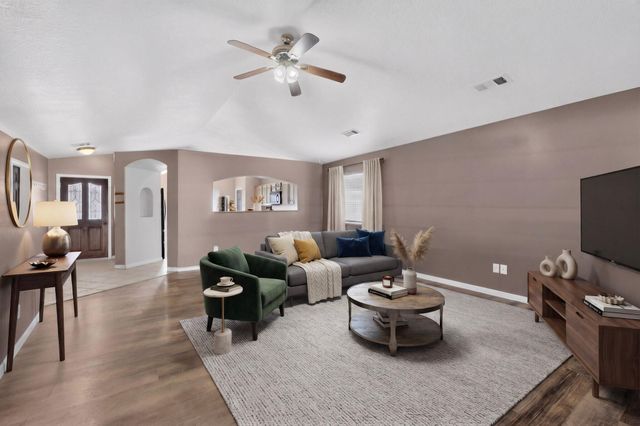 1341 Vista Centro Drive SW, Los Lunas, NM 87031