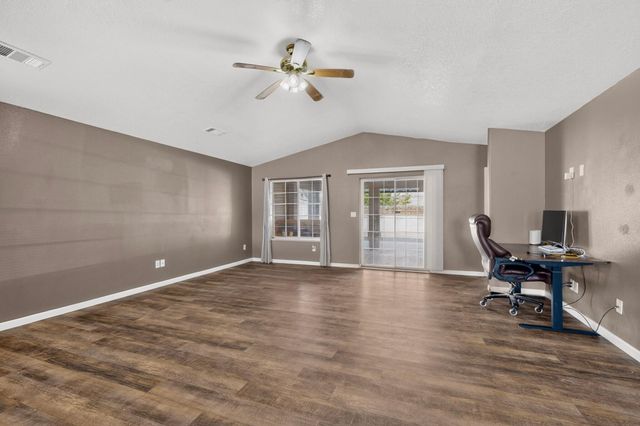 1341 Vista Centro Drive SW, Los Lunas, NM 87031