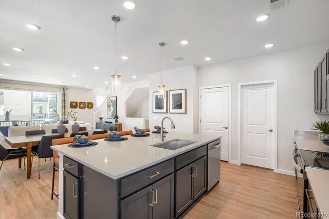 9200 E 47th Avenue 103, Denver, CO 80238