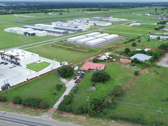 2797 Highway 105 W, Navasota, TX 77868