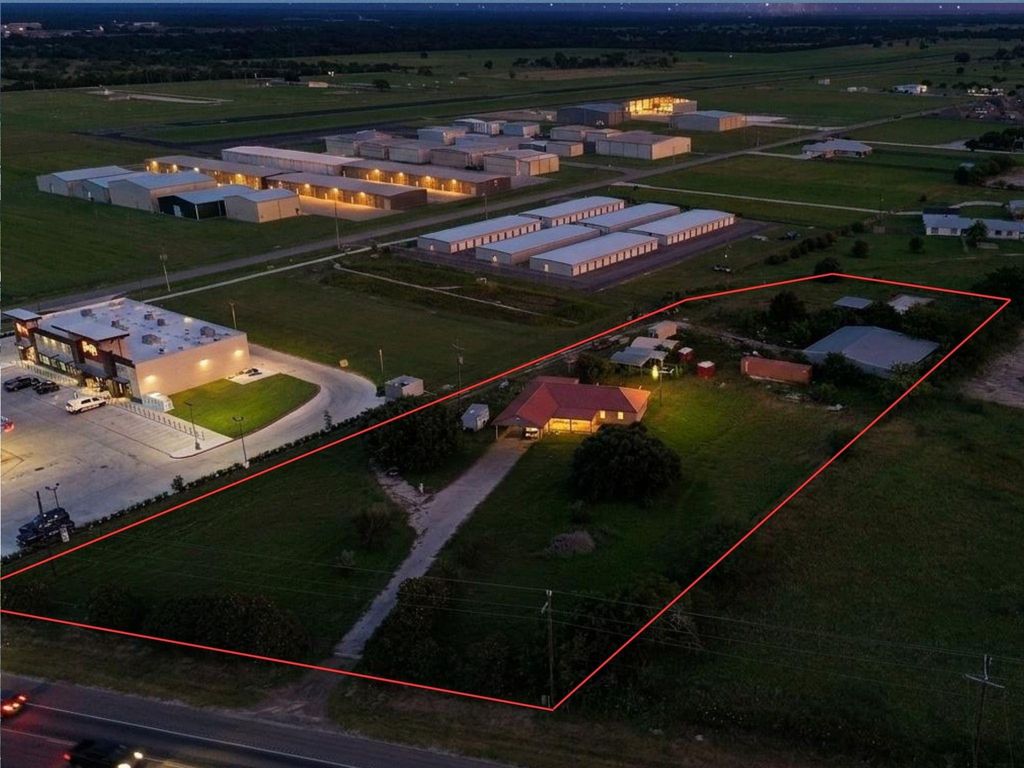 2797 Highway 105 W, Navasota, TX 77868