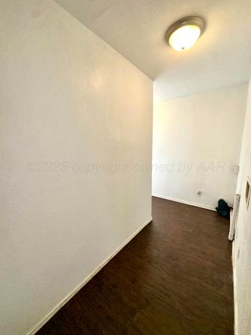 300 N Briscoe Avenue, Tulia, TX 7908