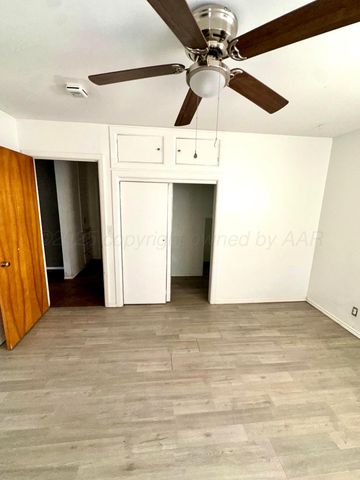 300 N Briscoe Avenue, Tulia, TX 7908