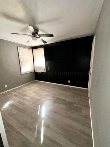 300 N Briscoe Avenue, Tulia, TX 7908