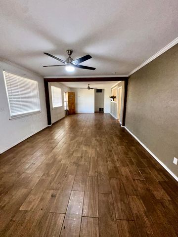 300 N Briscoe Avenue, Tulia, TX 7908