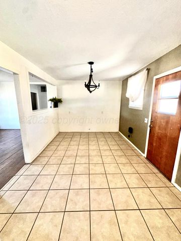 300 N Briscoe Avenue, Tulia, TX 7908