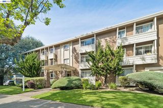 1701 Central Ave R, Alameda, CA 94501
