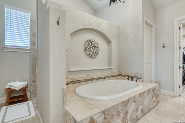 14562 Iron Horse Way, Helotes, TX 78023