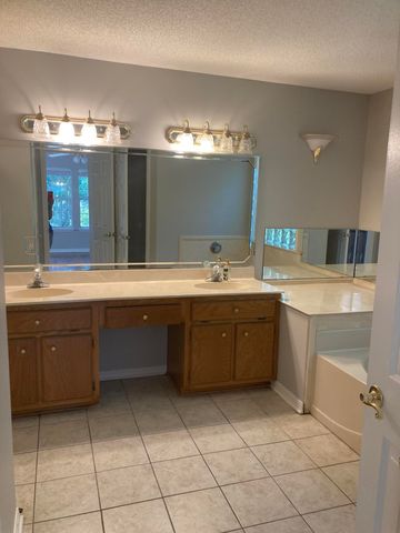 381 W Delta, Hattiesburg, MS 39402