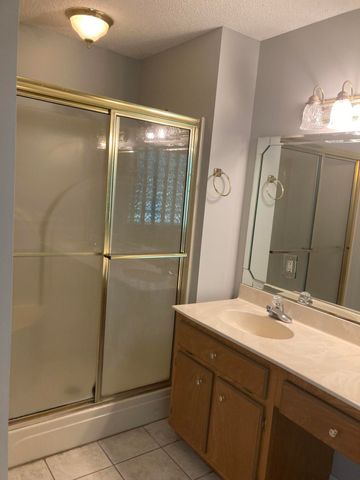 381 W Delta, Hattiesburg, MS 39402