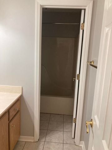 381 W Delta, Hattiesburg, MS 39402