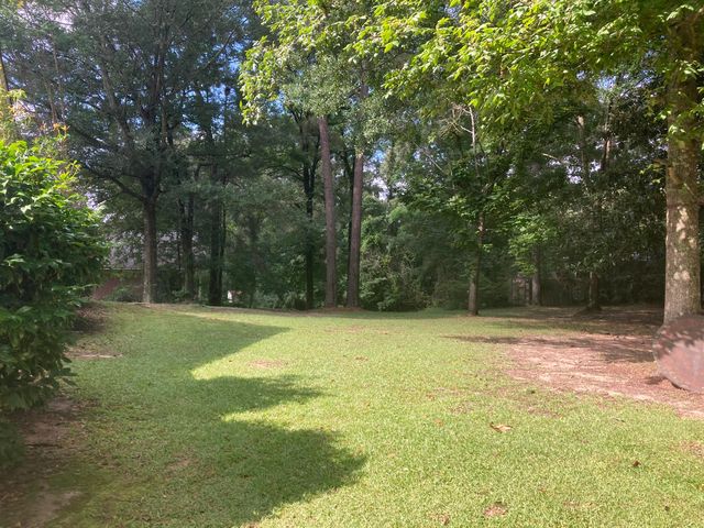 381 W Delta, Hattiesburg, MS 39402
