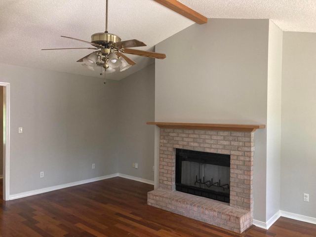 381 W Delta, Hattiesburg, MS 39402