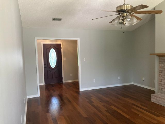 381 W Delta, Hattiesburg, MS 39402