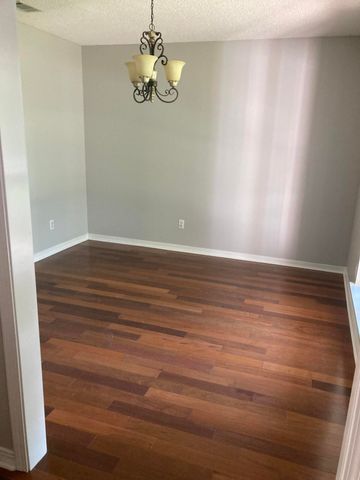 381 W Delta, Hattiesburg, MS 39402