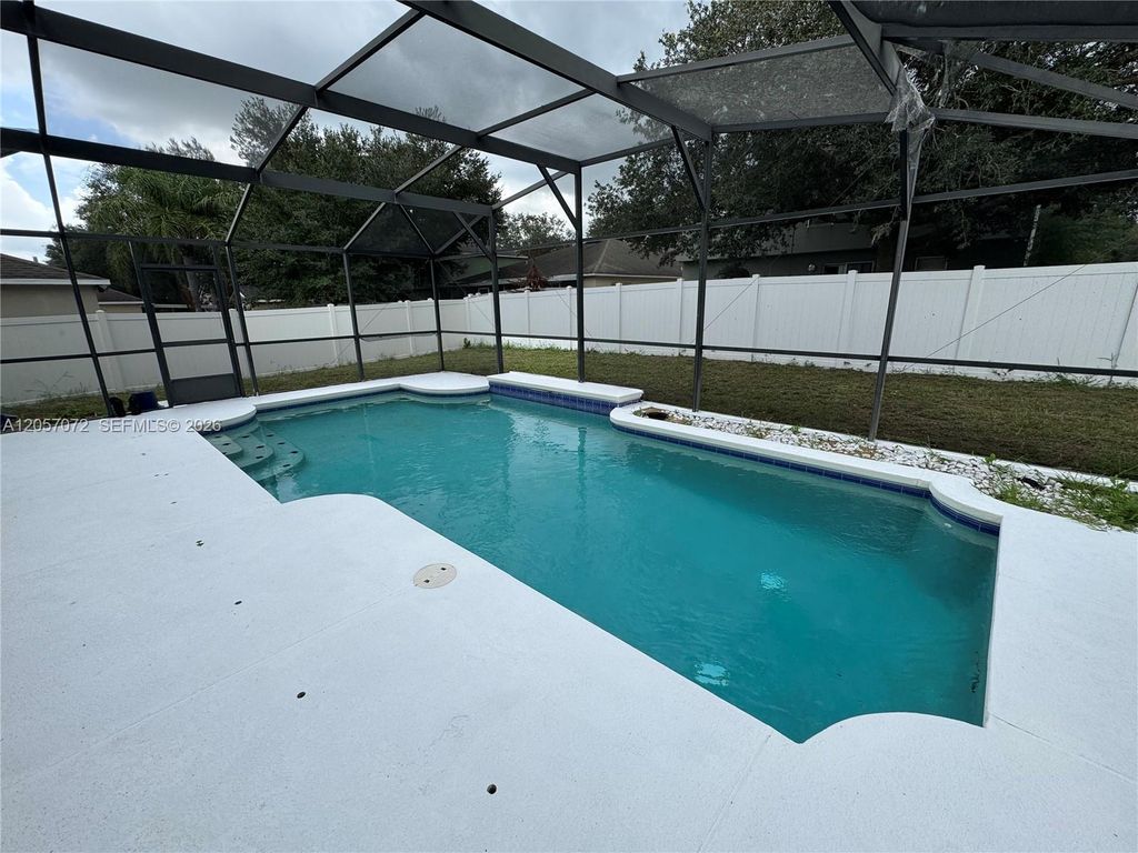 Image 10 of property listing at 319 Flint, Other City - In The State Of Florida, FL 33844