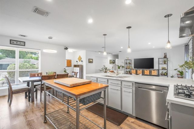 2206 Willowby Drive, Houston, TX 77008