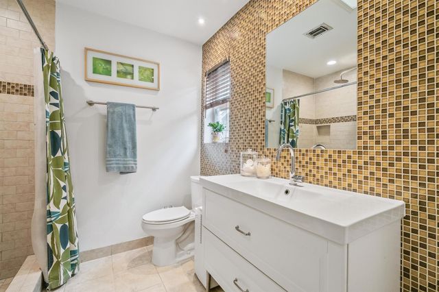 2206 Willowby Drive, Houston, TX 77008