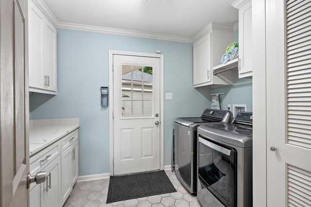 2206 Willowby Drive, Houston, TX 77008