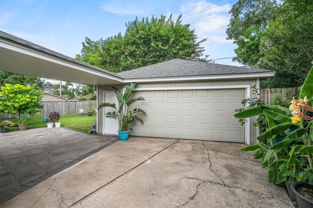 2206 Willowby Drive, Houston, TX 77008