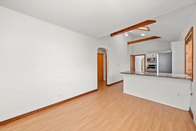 9923 S Claremont Avenue, Chicago, IL 60643