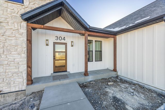 304 N SHERWOOD DR, Providence, UT 84332