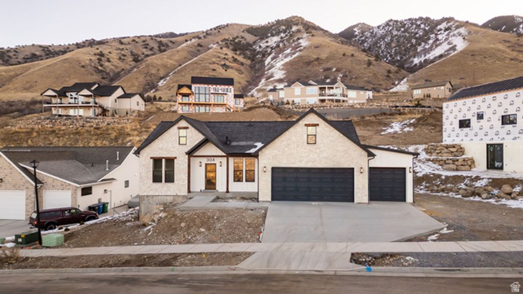 304 N SHERWOOD DR, Providence, UT 84332