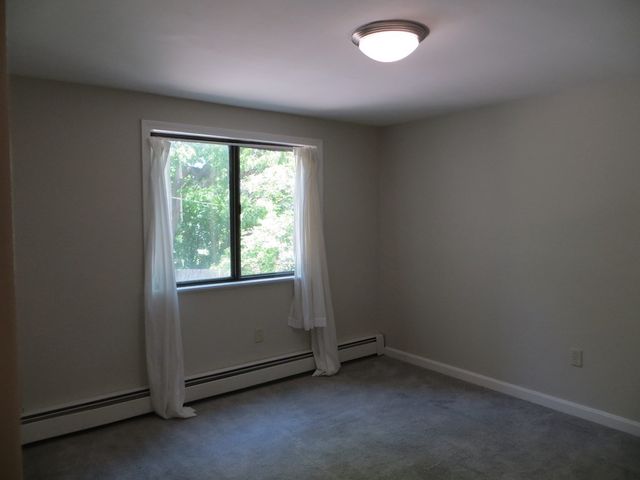 49 Parker Ave. 8, Dracut, MA 01826