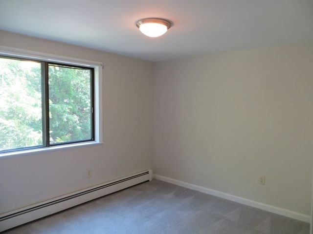 49 Parker Ave. 8, Dracut, MA 01826