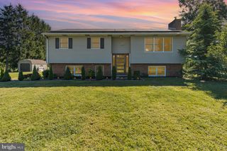 1145 HIGHLAND DR, Mechanicsburg, PA 17055