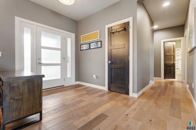 8900 E Basswood Ln Lane, Sioux Falls, SD 57110