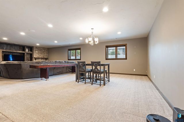 8900 E Basswood Ln Lane, Sioux Falls, SD 57110
