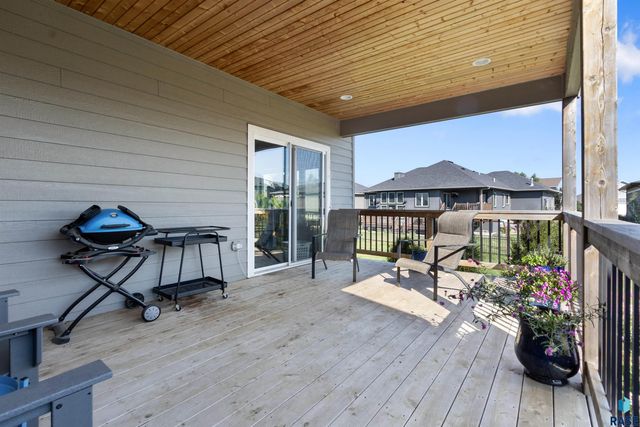 8900 E Basswood Ln Lane, Sioux Falls, SD 57110