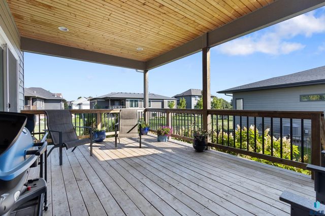 8900 E Basswood Ln Lane, Sioux Falls, SD 57110