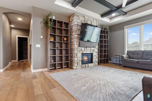 8900 E Basswood Ln Lane, Sioux Falls, SD 57110