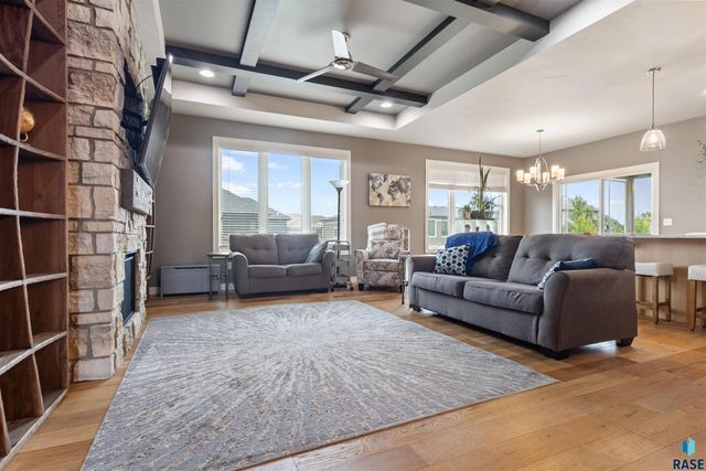 8900 E Basswood Ln Lane, Sioux Falls, SD 57110