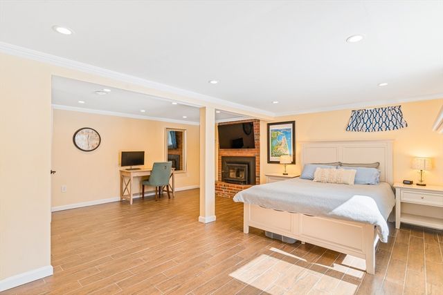 226 Stonebridge Rd, Wayland, MA 01778