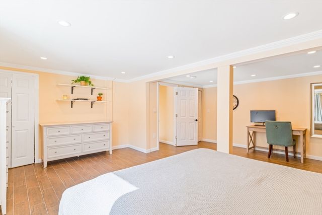 226 Stonebridge Rd, Wayland, MA 01778