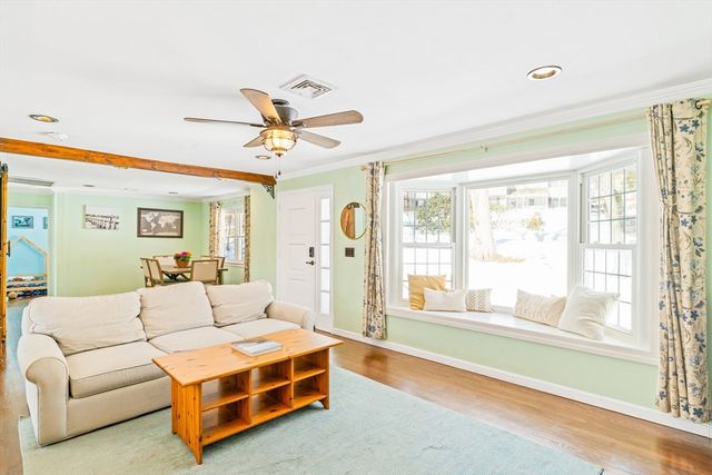 226 Stonebridge Rd, Wayland, MA 01778