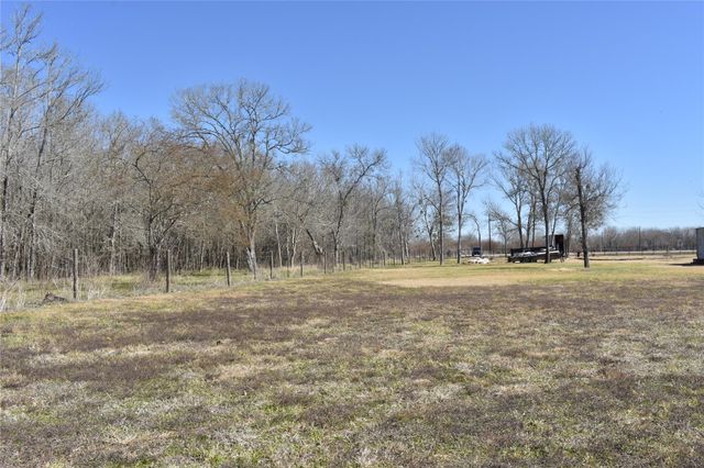 8475 Sunny Side Road, Hempstead, TX 77445