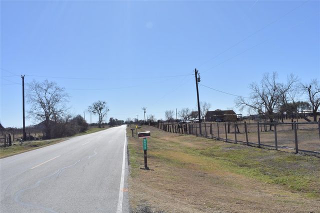 8475 Sunny Side Road, Hempstead, TX 77445