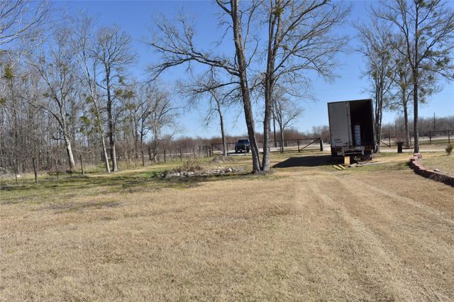 8475 Sunny Side Road, Hempstead, TX 77445