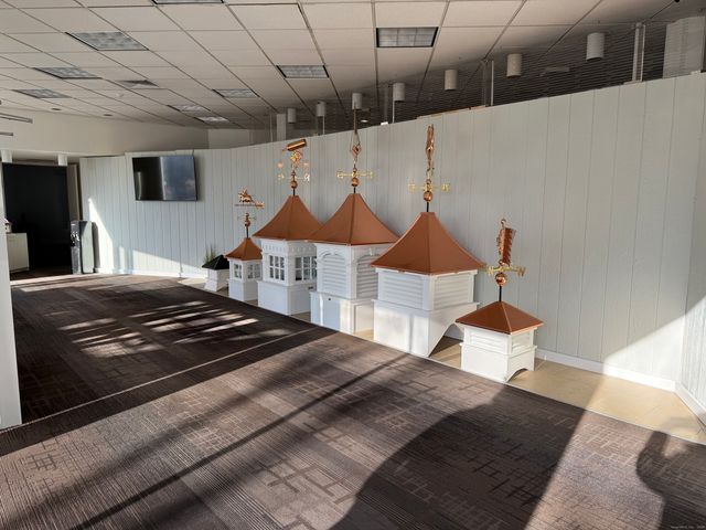 70 Boston Post Road, Waterford, CT 06385