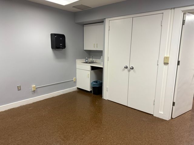 70 Boston Post Road, Waterford, CT 06385